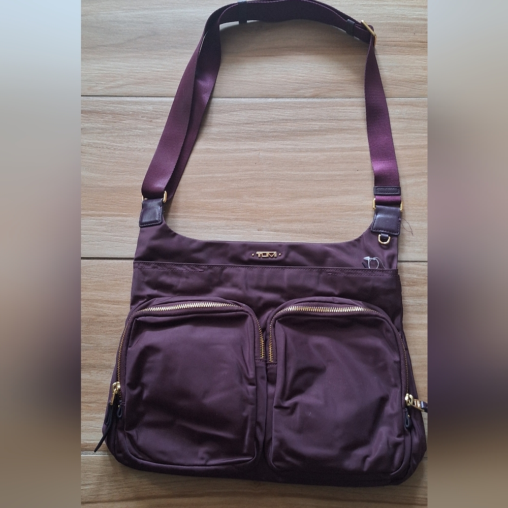 NWOT TUMI Aubergine Voyageur Sadler Crossbody Nylon Bag